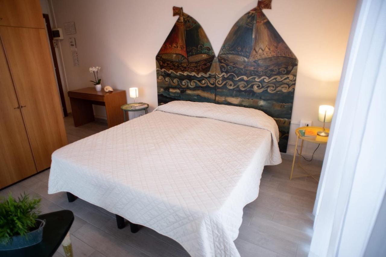 רוסולינה מארה Hotel Umberto מראה חיצוני תמונה