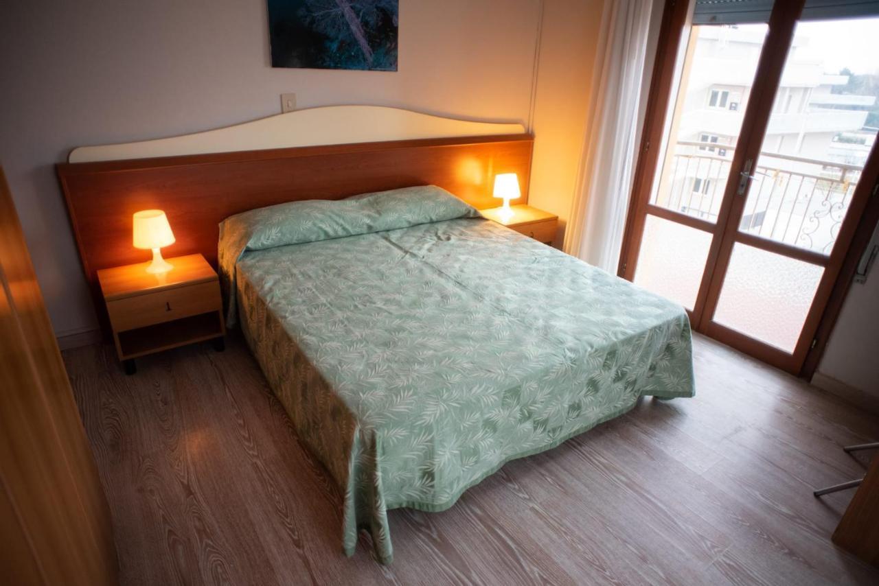 רוסולינה מארה Hotel Umberto מראה חיצוני תמונה