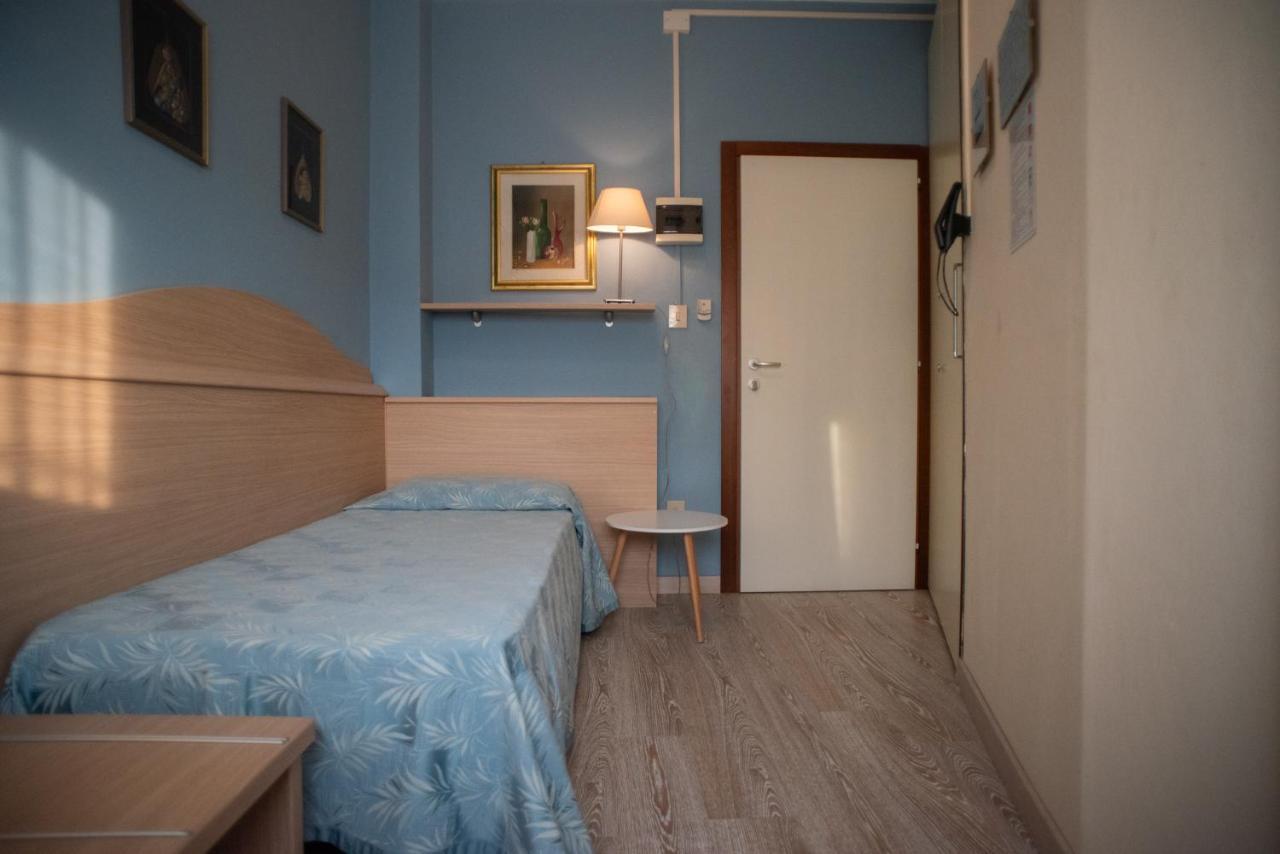 רוסולינה מארה Hotel Umberto מראה חיצוני תמונה