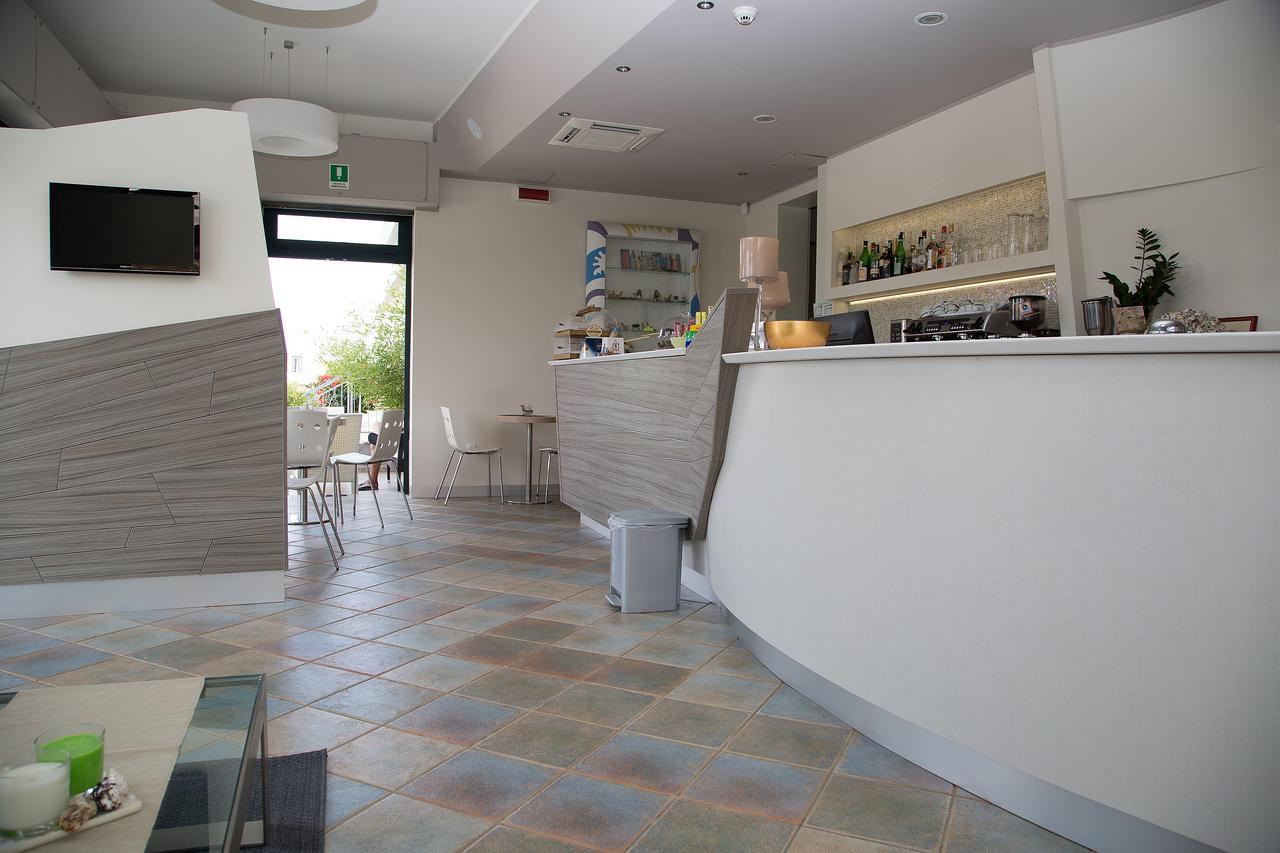 רוסולינה מארה Hotel Umberto מראה חיצוני תמונה