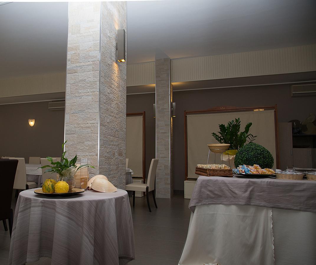 רוסולינה מארה Hotel Umberto מראה חיצוני תמונה