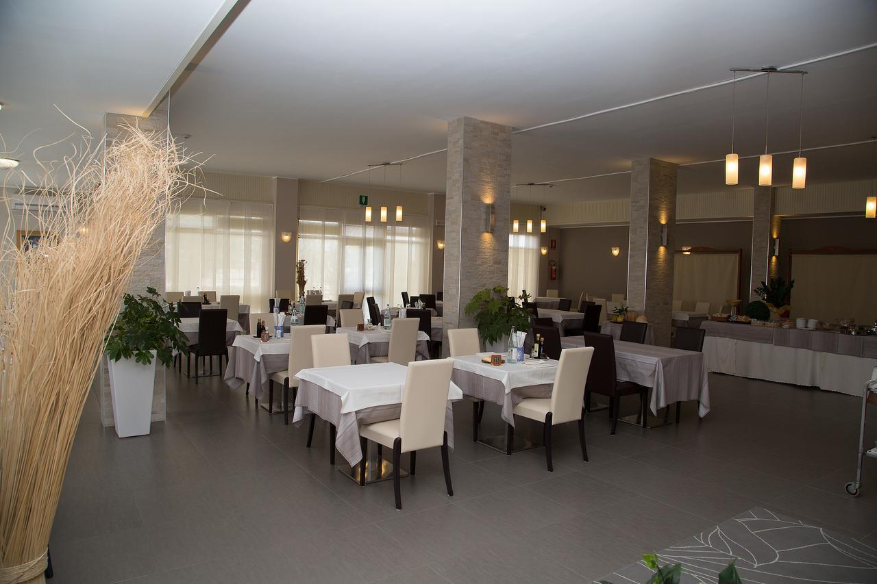 רוסולינה מארה Hotel Umberto מראה חיצוני תמונה