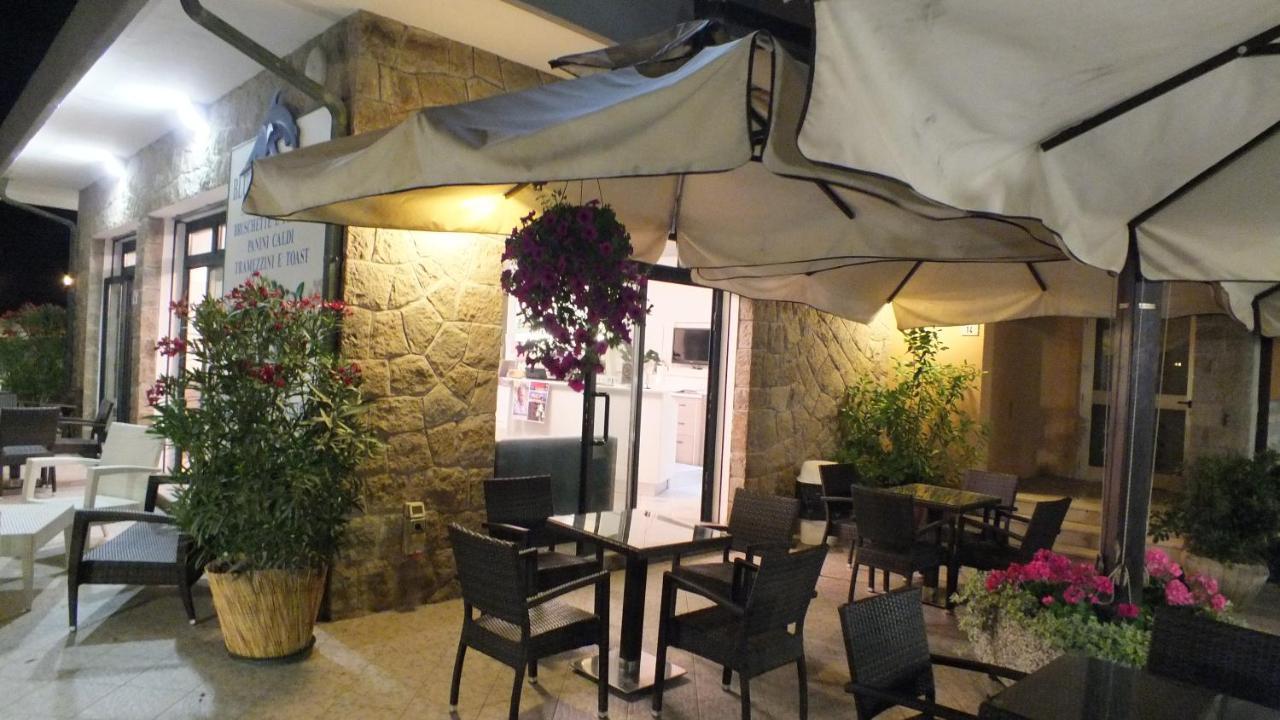 רוסולינה מארה Hotel Umberto מראה חיצוני תמונה